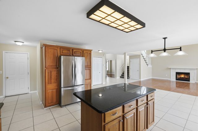 26493 Isleworth Point, Southfield City, MI 48034