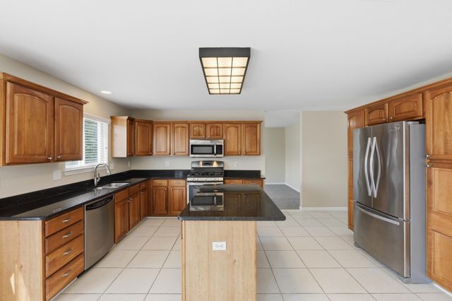 26493 Isleworth Point, Southfield City, MI 48034