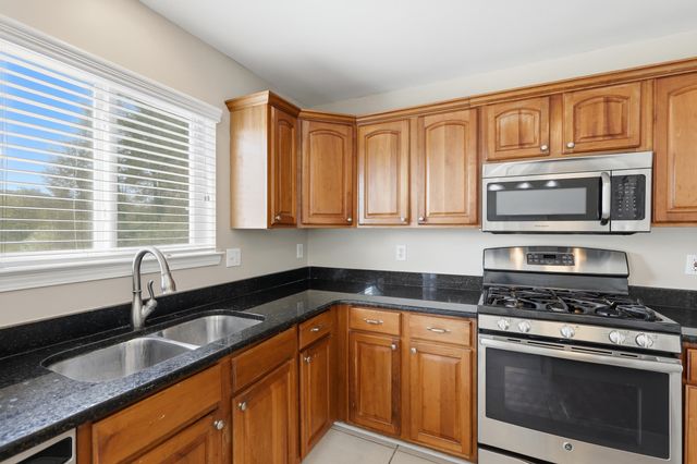26493 Isleworth Point, Southfield City, MI 48034
