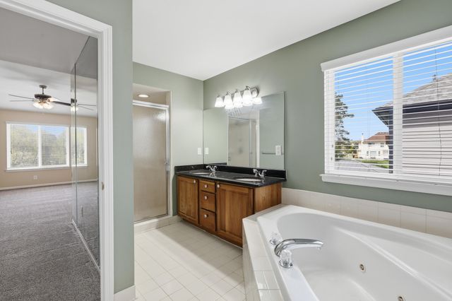 26493 Isleworth Point, Southfield City, MI 48034