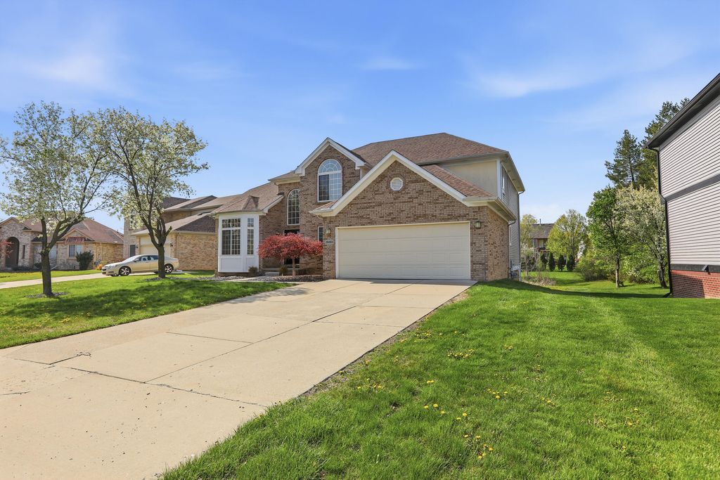 26493 Isleworth Point, Southfield City, MI 48034