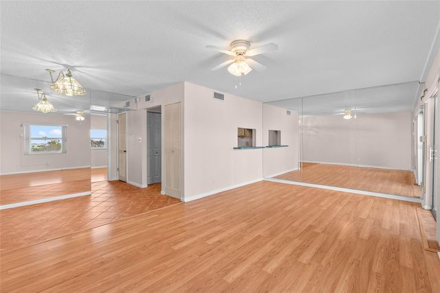 285 107TH AVENUE 408, Treasure Island, FL 33706