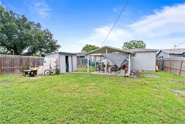 949 Bobalo Dr, Corpus Christi, TX 78412