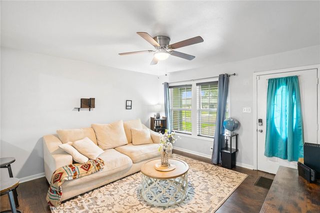 949 Bobalo Dr, Corpus Christi, TX 78412