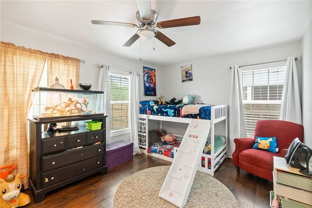 949 Bobalo Dr, Corpus Christi, TX 78412