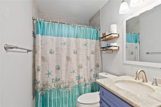 949 Bobalo Dr, Corpus Christi, TX 78412
