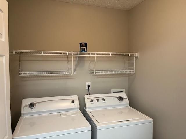 977 Village View Circle, Loganville, GA 30052