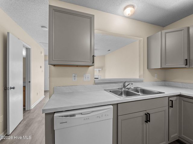 1983 W Brandymill Lane, Jacksonville, NC 28546