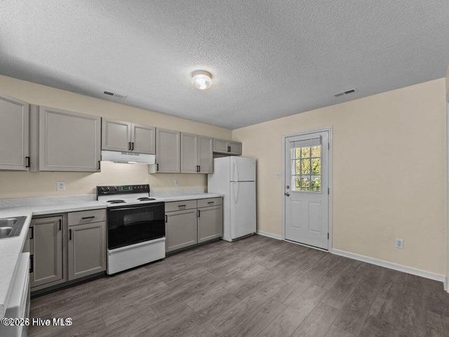 1983 W Brandymill Lane, Jacksonville, NC 28546