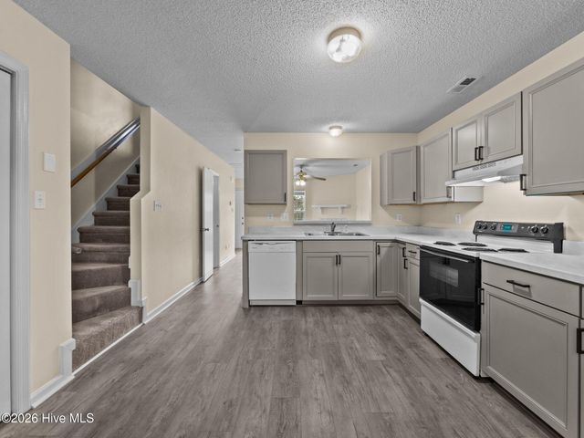 1983 W Brandymill Lane, Jacksonville, NC 28546