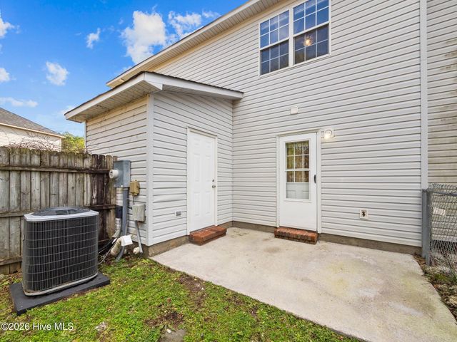 1983 W Brandymill Lane, Jacksonville, NC 28546