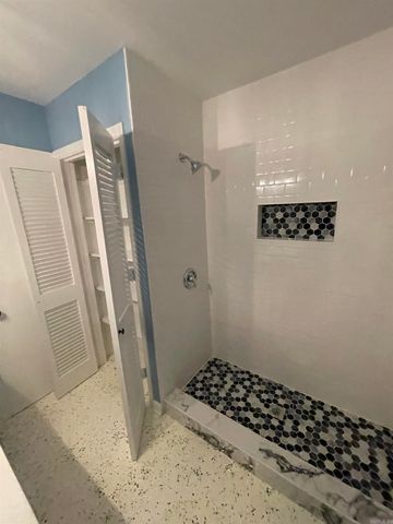 1824 N Hughes St., Apt 11, Little Rock, AR 72207