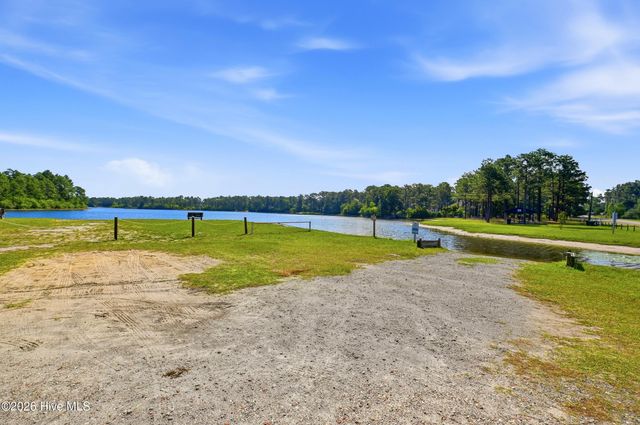 293 Walnut Road, Southport, NC 28461