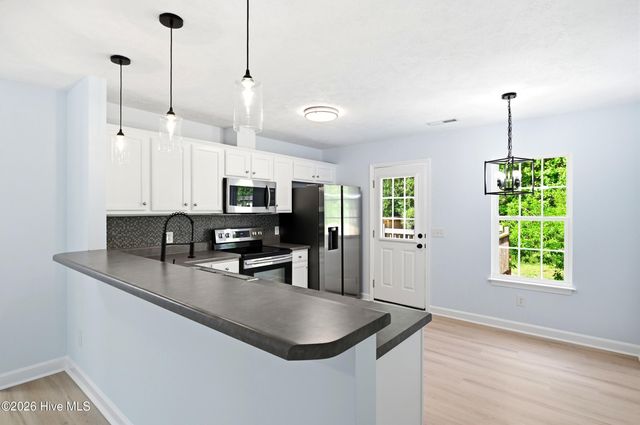 293 Walnut Road, Southport, NC 28461