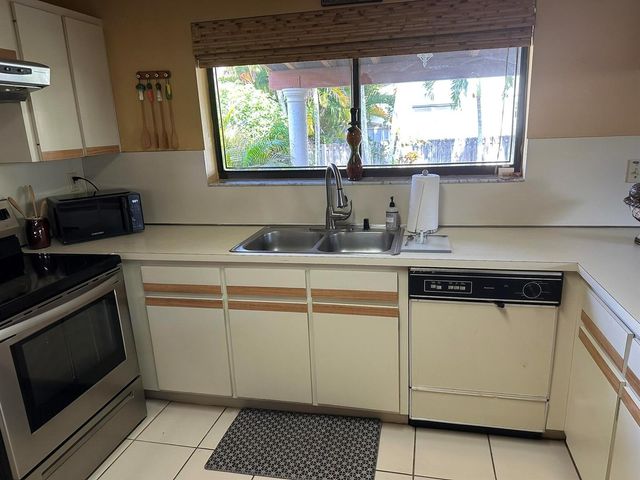 5511 SW 114th Avenue, Cooper City, FL 33330