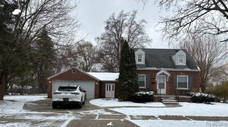 18736 Huntington Avenue, Harper Woods, MI 48225