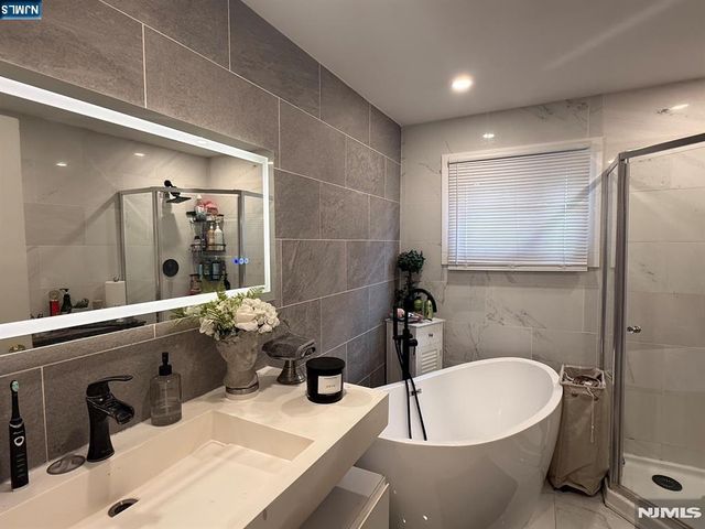 99 Forest Avenue, Paramus, NJ 07652