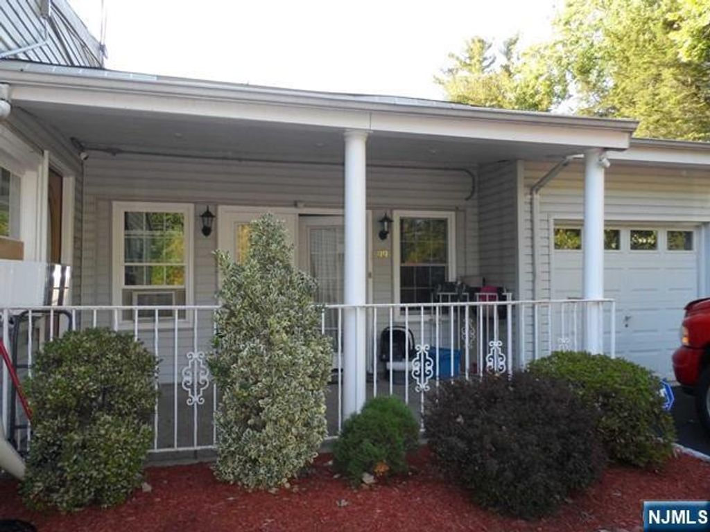 99 Forest Avenue, Paramus, NJ 07652
