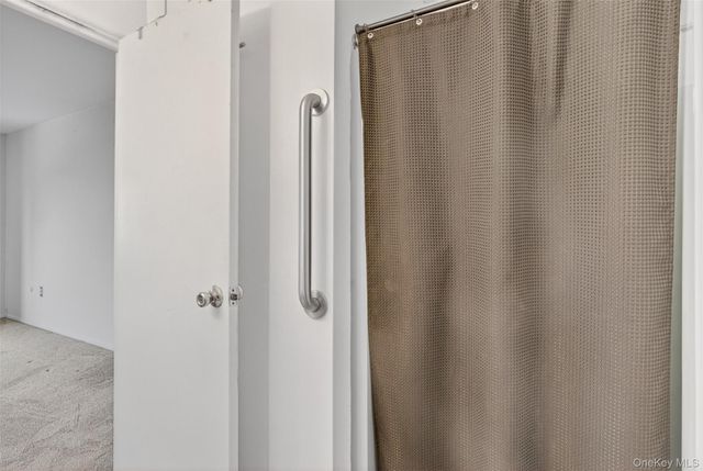 8 Knightsbridge A, Poughkeepsie, NY 12603