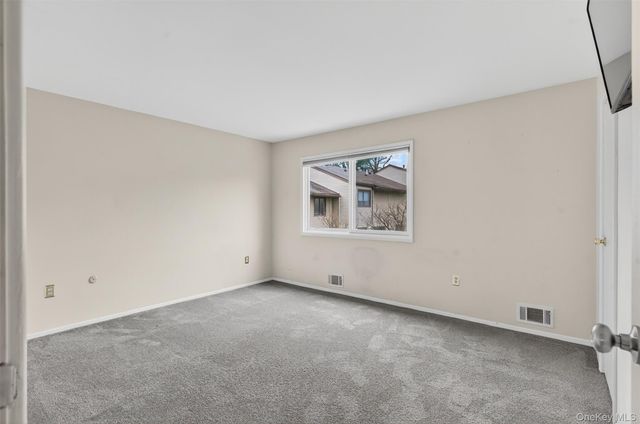 8 Knightsbridge A, Poughkeepsie, NY 12603