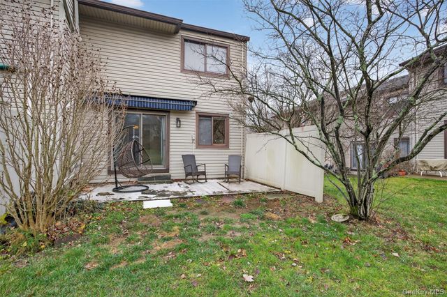 8 Knightsbridge A, Poughkeepsie, NY 12603