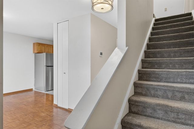 8 Knightsbridge A, Poughkeepsie, NY 12603