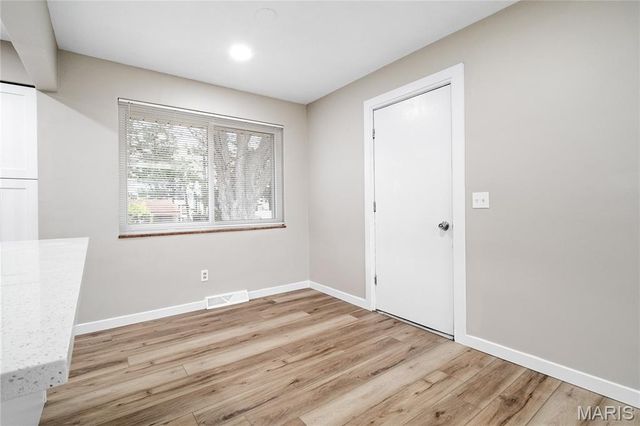 7 Flamingo Drive, Hazelwood, MO 63042