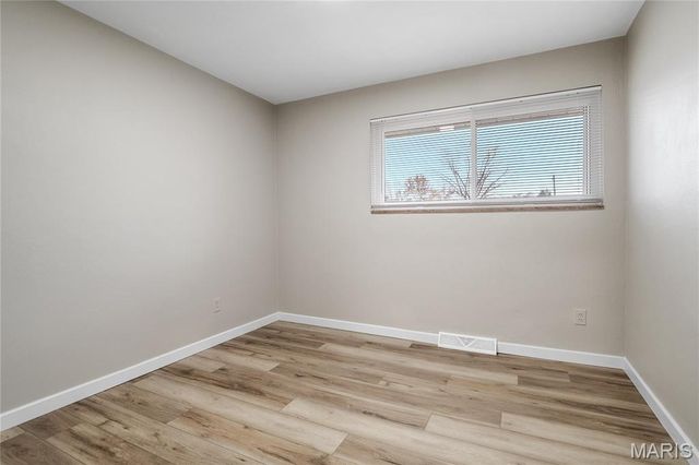 7 Flamingo Drive, Hazelwood, MO 63042