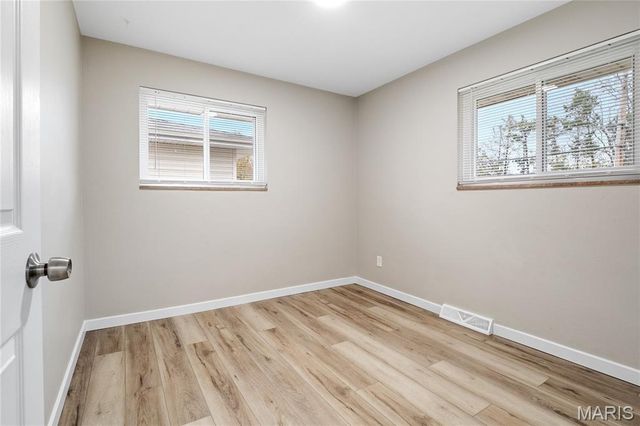 7 Flamingo Drive, Hazelwood, MO 63042