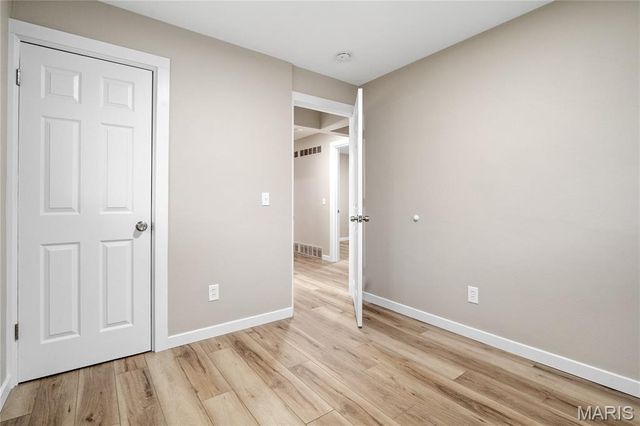 7 Flamingo Drive, Hazelwood, MO 63042