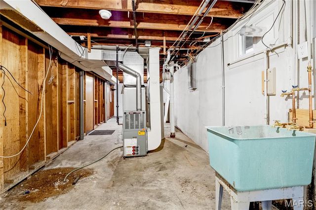 7 Flamingo Drive, Hazelwood, MO 63042