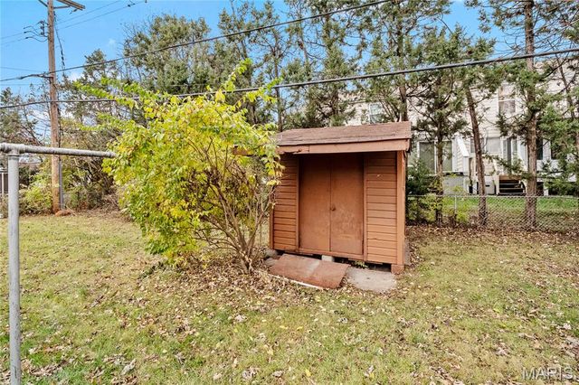 7 Flamingo Drive, Hazelwood, MO 63042