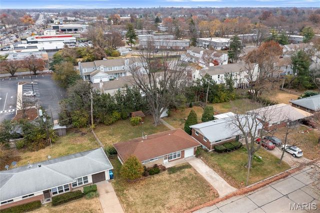 7 Flamingo Drive, Hazelwood, MO 63042