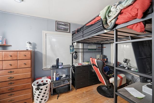 18 E Cleveland St, Greenfield, MA 01301