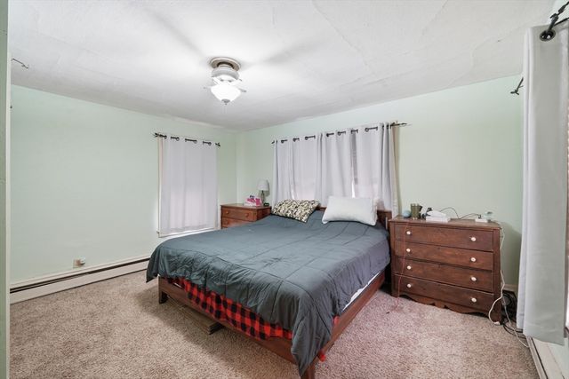 18 E Cleveland St, Greenfield, MA 01301