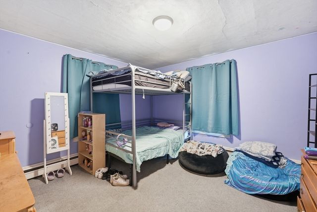 18 E Cleveland St, Greenfield, MA 01301