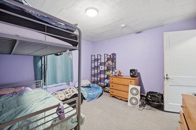 18 E Cleveland St, Greenfield, MA 01301