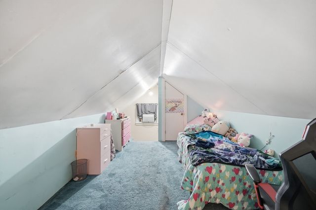 18 E Cleveland St, Greenfield, MA 01301