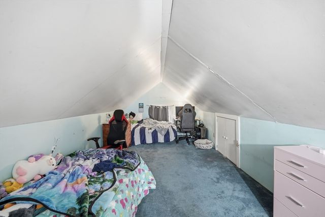 18 E Cleveland St, Greenfield, MA 01301