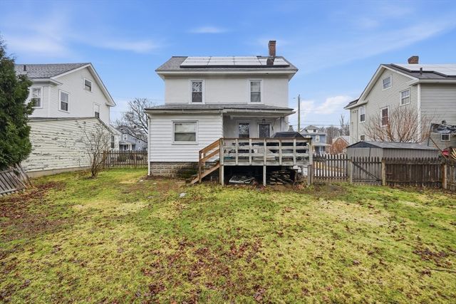 18 E Cleveland St, Greenfield, MA 01301
