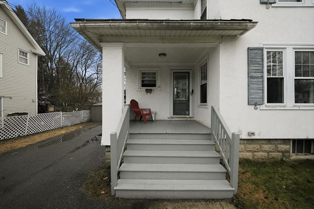 18 E Cleveland St, Greenfield, MA 01301