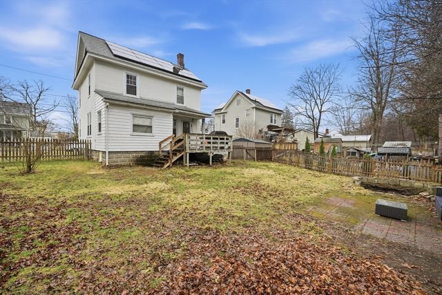 18 E Cleveland St, Greenfield, MA 01301
