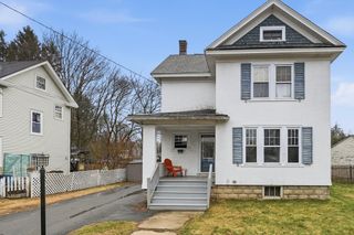 18 E Cleveland St, Greenfield, MA 01301