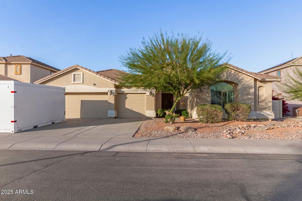 14308 W EDGEMONT Avenue, Goodyear, AZ 85395