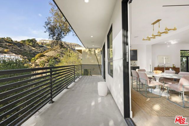 3147 Hollyridge Drive, Los Angeles, CA 90068