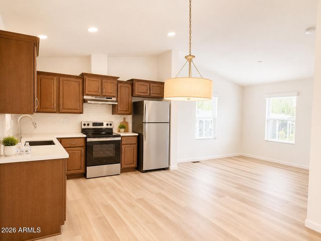 1250 E Bell Road 11, Phoenix, AZ 85022