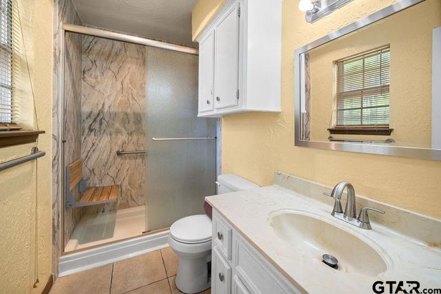 17400 Patrick St, Flint, TX 75762