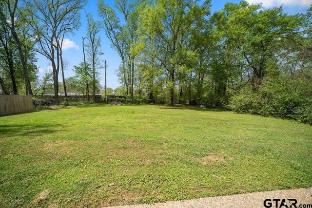 17400 Patrick St, Flint, TX 75762