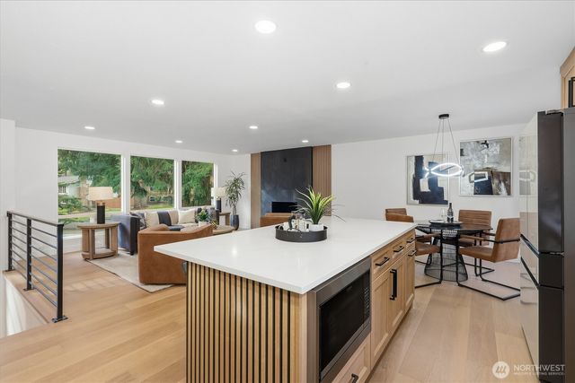 10500 NE 136th Place, Kirkland, WA 98034