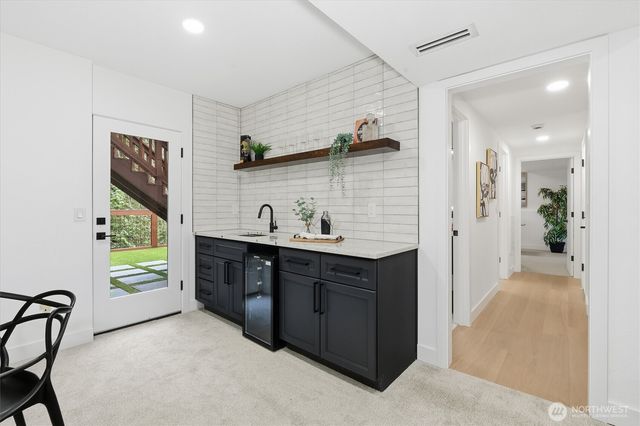 10500 NE 136th Place, Kirkland, WA 98034